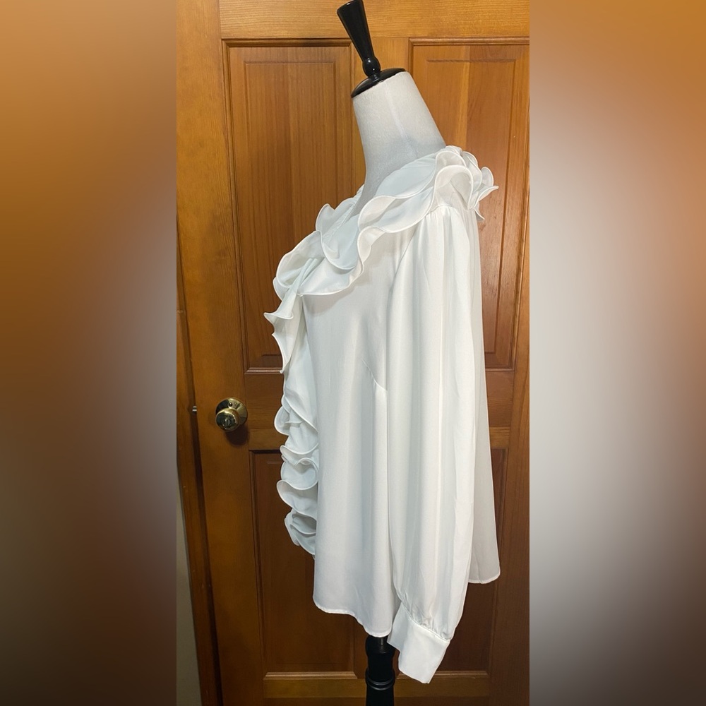 NWT Elegant White Ruffle Blouse - Picture 5 of 7